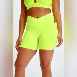 Oasis PureLuxe HW Crossover 6'' Short